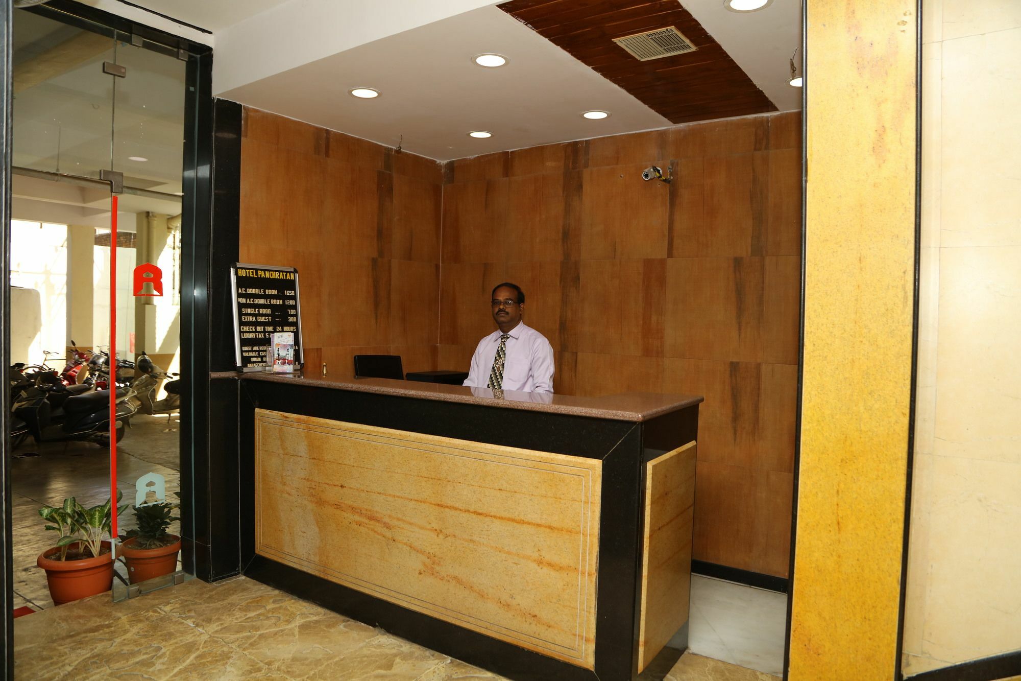 Hotel Panchratan Хидерабад Екстериор снимка